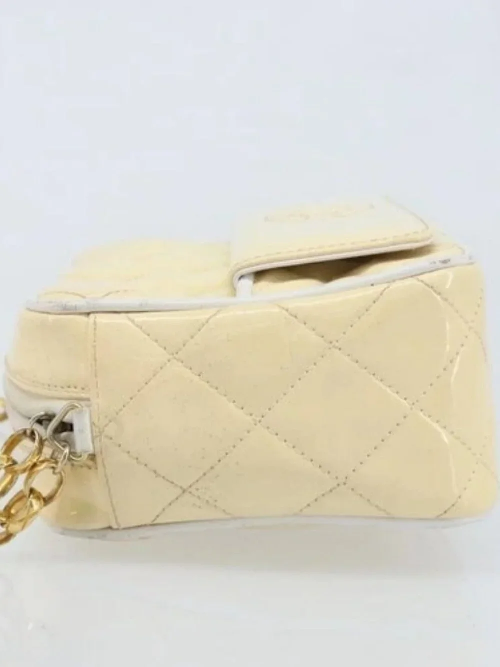 CHANEL Chain Shoulder Bag Patent leather Beige Gold CC Auth ka3145